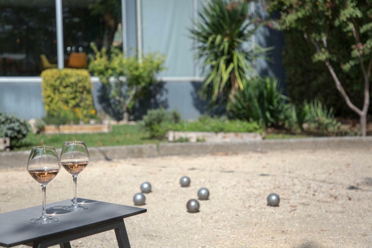 ホテル メルキュール カヴァイヨン エクステリア 写真